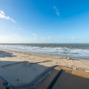 Cosy With Sea View In Appartement